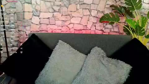 Mia online show from 11/08/25, 06:29