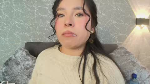 Snapshot of mia_roux13 chatting on 01/05/25, 07:28 Mia Roux online show from 01/05/25, 07:28