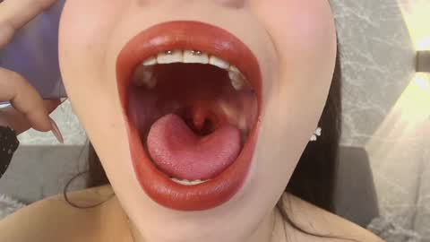 Snapshot of mia_roux13 chatting on 01/10/25, 10:57 Mia Roux online show from 01/10/25, 10:57