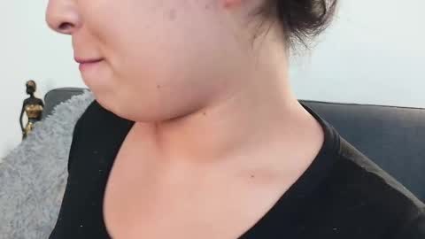 Snapshot of mia_roux13 chatting on 09/25/25, 07:39 Mia Roux online show from 09/25/25, 07:39