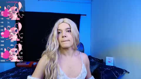 Snapshot of mia_russe13 chatting on 10/22/25, 07:57 13 online show from 10/22/25, 07:57