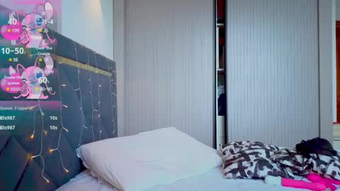 Mia online show from 03/04/25, 09:51