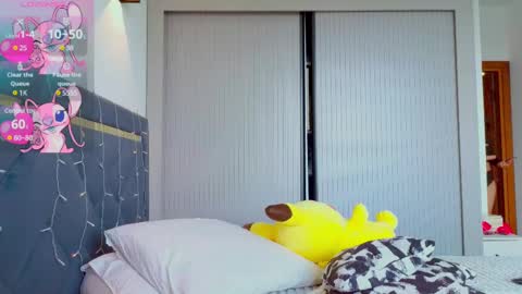 Mia online show from 03/09/25, 07:01