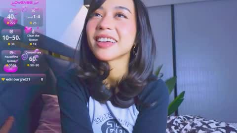 Mia online show from 10/23/25, 04:17