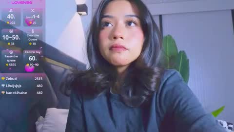 Mia online show from 11/09/25, 01:09