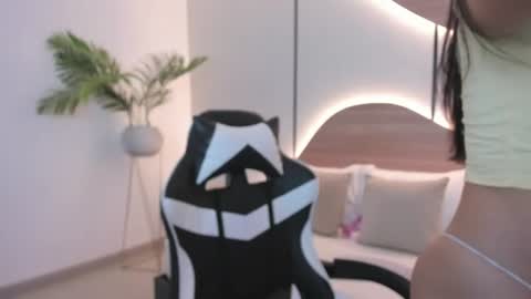 M I A online show from 06/25/26, 02:11