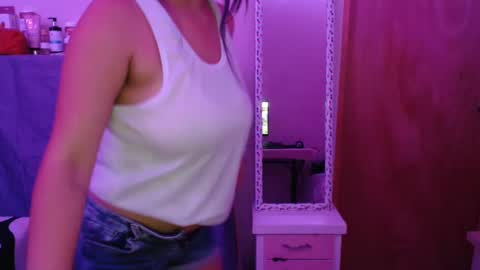 Snapshot of mia_smithl chatting on 02/20/25, 05:12 mia_smithl online show from 02/20/25, 05:12