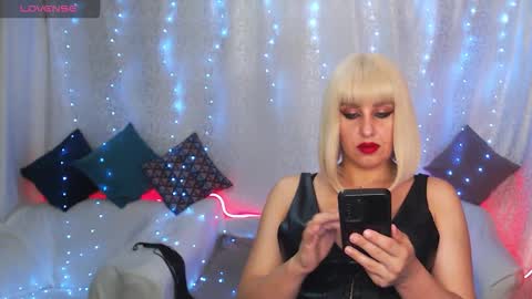 Snapshot of mia_sunn chatting on 09/11/25, 01:39 mia_sunn online show from 09/11/25, 01:39