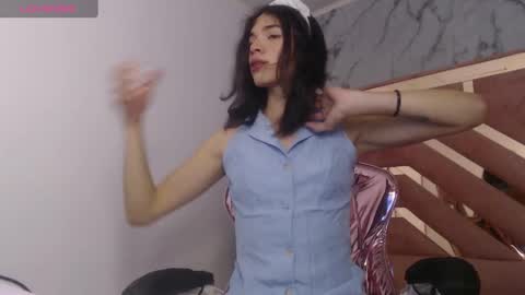 Snapshot of mia_swift_ch chatting on 09/21/25, 04:03 mia_swift_ch online show from 09/21/25, 04:03