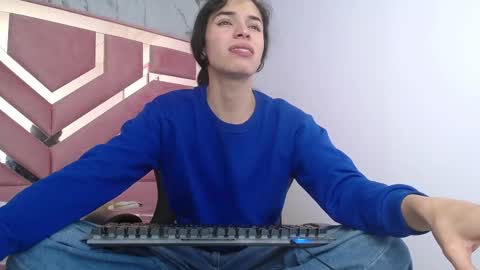 Snapshot of mia_swift_ch chatting on 10/18/25, 03:24 mia_swift_ch online show from 10/18/25, 03:24