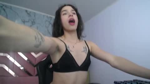 Snapshot of mia_swift_ch chatting on 11/11/25, 02:11 mia_swift_ch online show from 11/11/25, 02:11