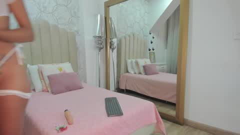 Snapshot of mia_tentacion__ chatting on 05/12/26, 03:36 mia_tentacion__ online show from 05/12/26, 03:36