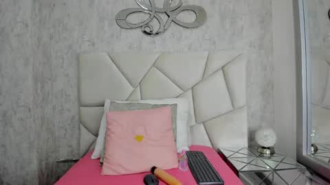 Snapshot of mia_tentacion__ chatting on 05/27/26, 10:07 mia_tentacion__ online show from 05/27/26, 10:07