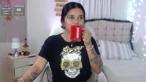 Mia  online show from 12/21/25, 05:36