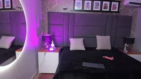 Snapshot of mia_vanegas chatting on 07/08/26, 11:48 Mia online show from 07/08/26, 11:48