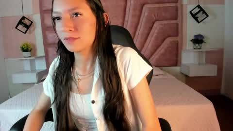 Snapshot of mia_velmont chatting on 05/06/26, 08:14 Miaaa online show from 05/06/26, 08:14