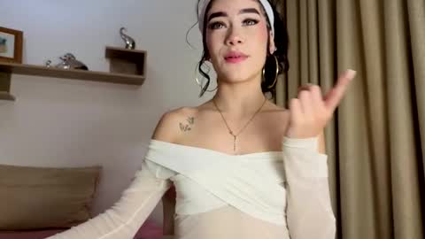 Snapshot of mia_velveet chatting on 03/17/26, 07:06 mia_velveet online show from 03/17/26, 07:06