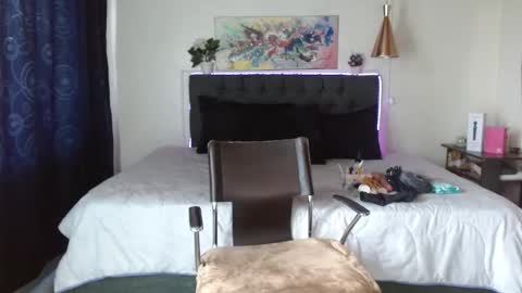 MIA  online show from 10/12/25, 02:05