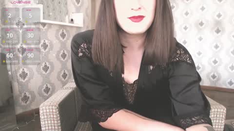 mia_wallase online show from 01/02/25, 07:01