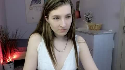 Snapshot of mia_weawer chatting on 11/29/25, 10:18 Mia online show from 11/29/25, 10:18