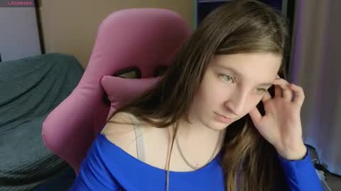 Snapshot of mia_weawer chatting on 11/30/25, 10:19 Mia online show from 11/30/25, 10:19