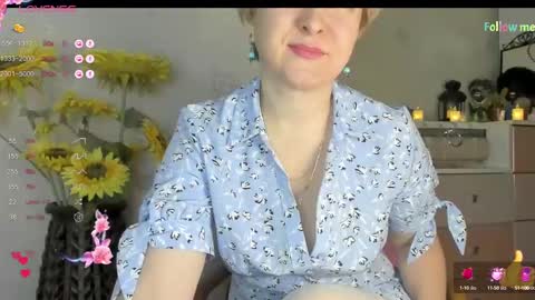 Snapshot of mia_wintermood chatting on 02/18/25, 09:21 MelaniaMia online show from 02/18/25, 09:21