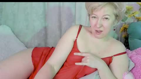 Snapshot of mia_wintermood chatting on 03/11/25, 11:12 MelaniaMia online show from 03/11/25, 11:12