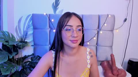 Snapshot of miaa_06 chatting on 02/07/25, 05:10 mia  nicolle online show from 02/07/25, 05:10