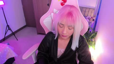Snapshot of miaa_06 chatting on 10/14/25, 11:27 mia  nicolle online show from 10/14/25, 11:27
