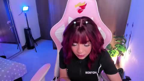 mia  nicolle online show from 12/18/25, 12:27