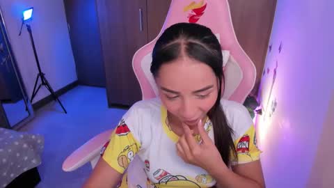 mia  nicolle online show from 01/19/26, 02:15