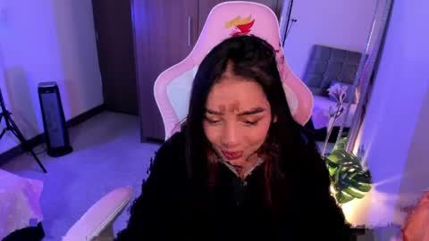 mia  nicolle online show from 04/09/26, 03:17