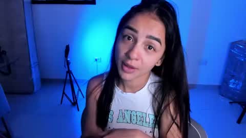 mia  nicolle online show from 06/25/26, 10:25