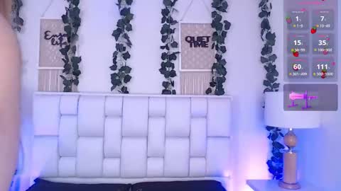 Mia online show from 02/25/25, 01:06