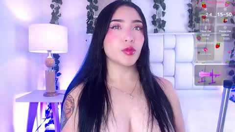 Mia online show from 09/12/25, 11:54