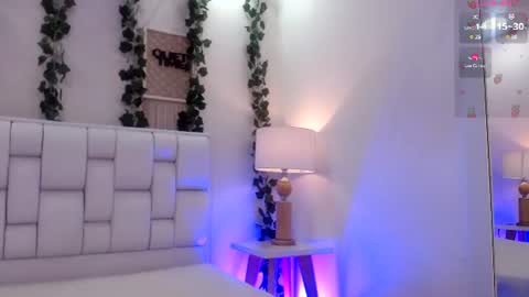 Snapshot of miaa_gh1 chatting on 06/14/26, 11:23 Mia online show from 06/14/26, 11:23