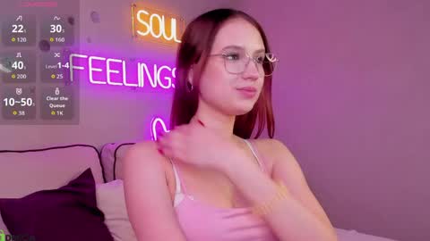Snapshot of miaa_hill chatting on 06/05/26, 11:05 Mia online show from 06/05/26, 11:05