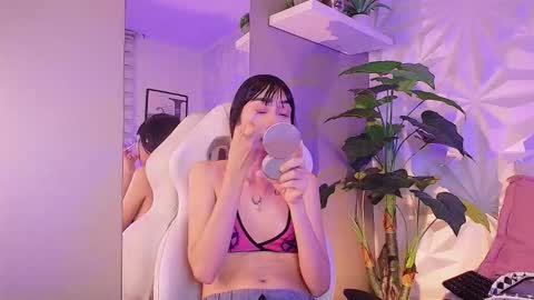 miaa_lee777 online show from 12/13/25, 10:26