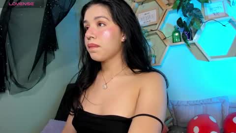 Snapshot of miaa_rose__ chatting on 12/15/24, 05:23 Miaa online show from 12/15/24, 05:23