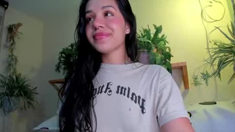 Snapshot of miaa_rose__ chatting on 01/10/25, 06:28 Miaa online show from 01/10/25, 06:28