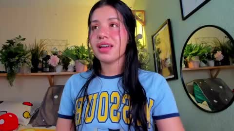 Snapshot of miaa_rose__ chatting on 02/01/25, 04:03 Miaa online show from 02/01/25, 04:03