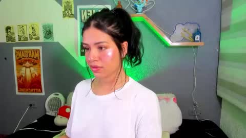 Snapshot of miaa_rose__ chatting on 11/13/25, 08:19 Miaa online show from 11/13/25, 08:19