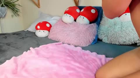 Snapshot of miaa_rose__ chatting on 03/04/26, 06:25 Miaa online show from 03/04/26, 06:25