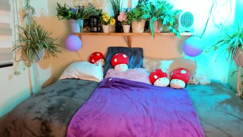 Snapshot of miaa_rose__ chatting on 03/10/26, 08:25 Miaa online show from 03/10/26, 08:25