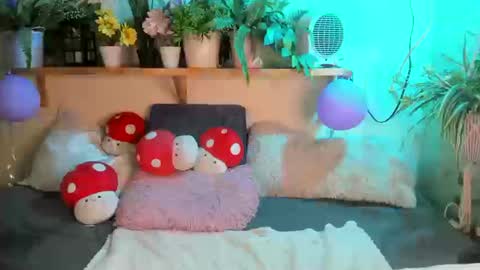 Snapshot of miaa_rose__ chatting on 03/13/26, 04:24 Miaa online show from 03/13/26, 04:24