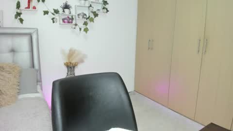 Snapshot of miaa_star_1x chatting on 06/28/26, 11:38 miaa_star_1x online show from 06/28/26, 11:38