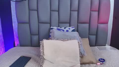 Mia online show from 09/09/25, 12:05