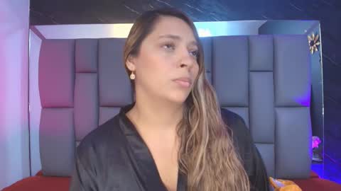 Mia online show from 10/17/25, 12:08