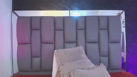 Mia online show from 02/19/26, 12:12