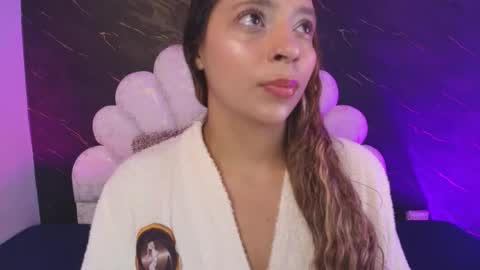 Mia online show from 05/06/26, 12:10